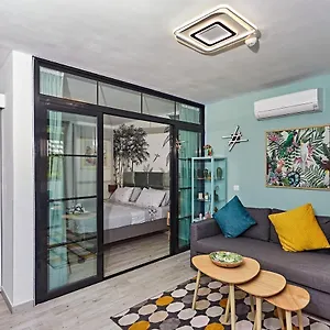  Apartment Parrot's House- Yumbo Center